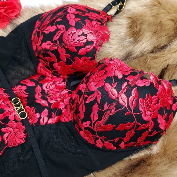 Elegant Black and Red Lace Chemise holiday - Picture 4 of 8